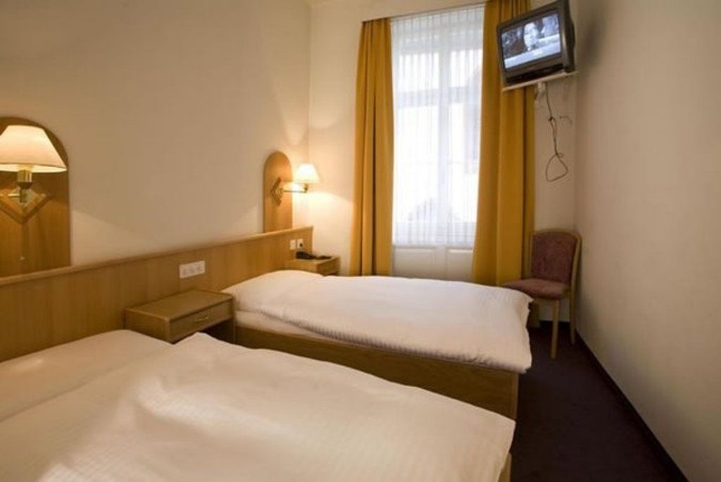 Central City Hotel Rochat Basel Room photo